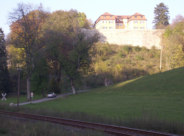 Auffahrt zum Schloß