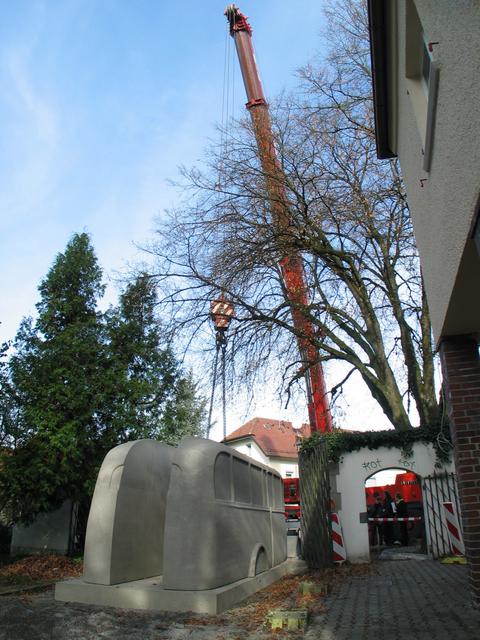 Aufstellen des Denkmal-Busses